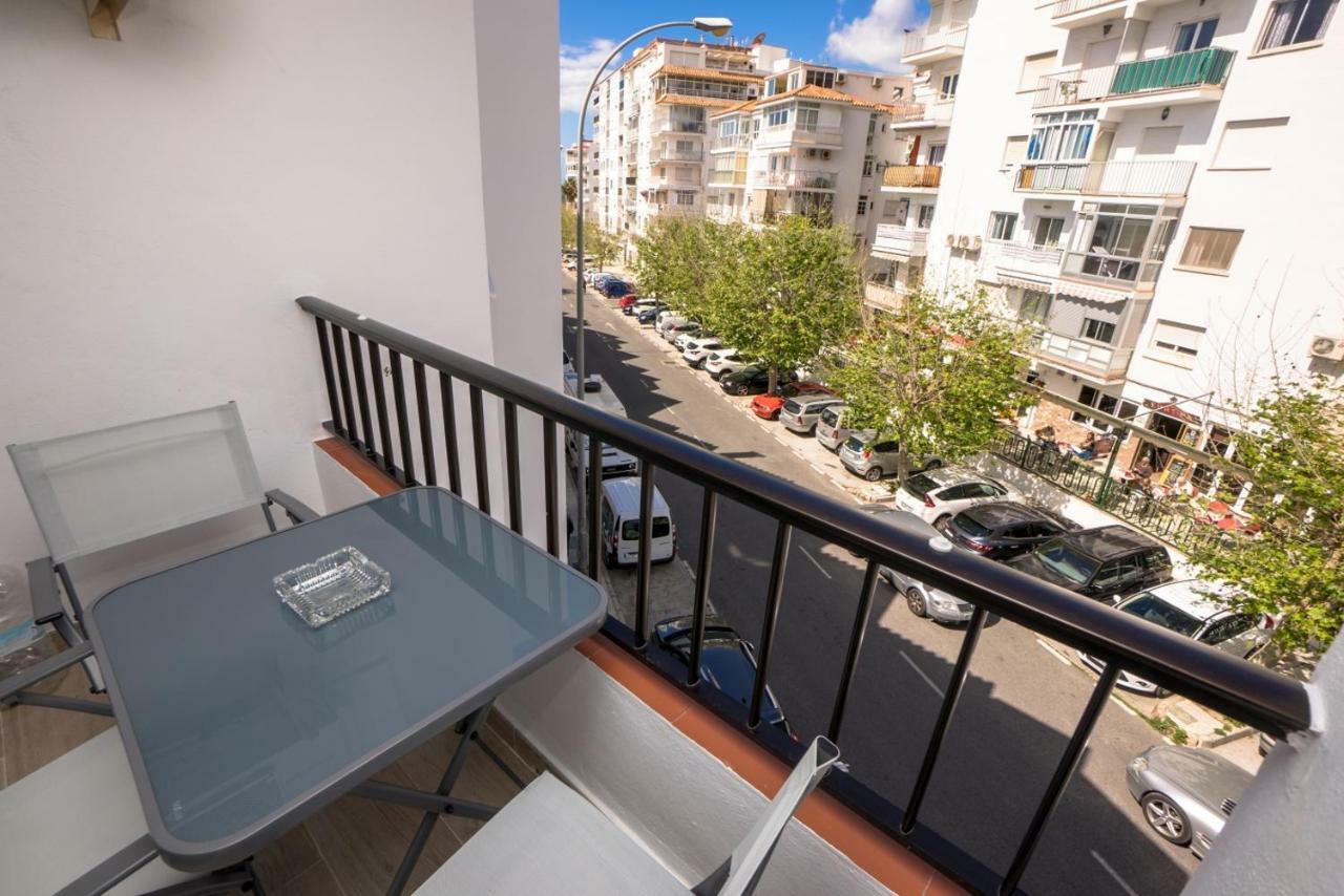 Palmeras 80 Menyber Nerja Dış mekan fotoğraf