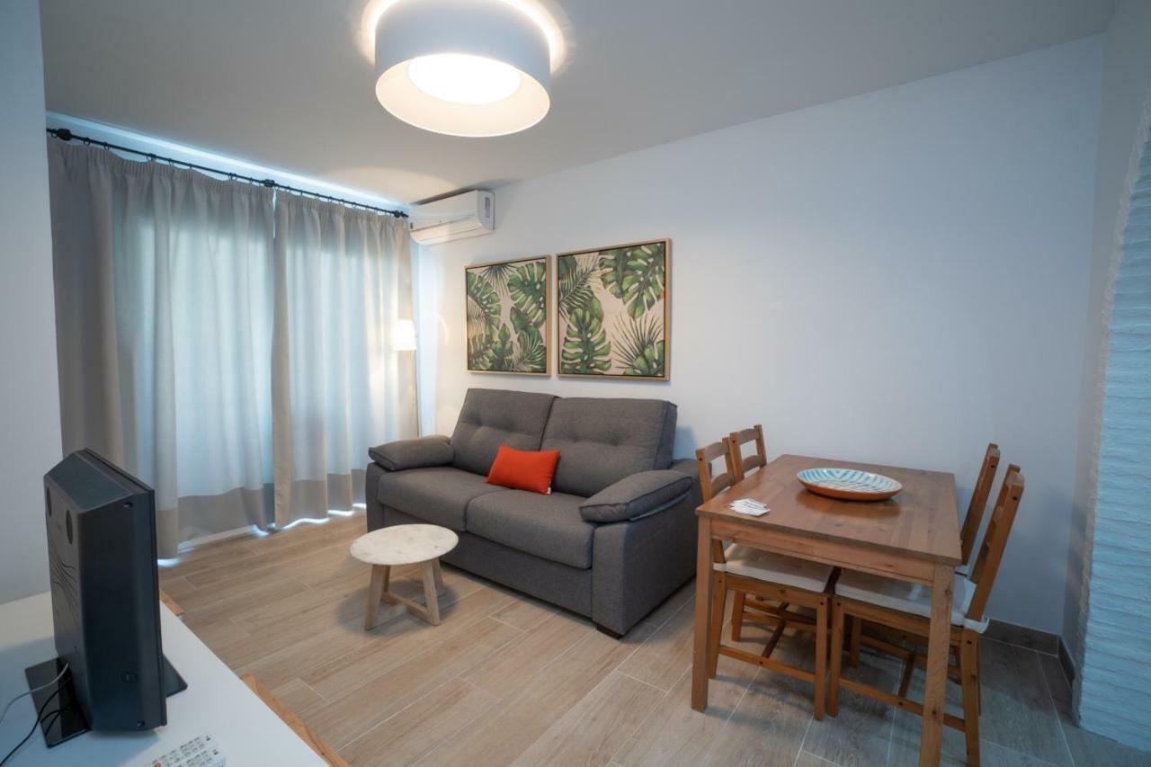Palmeras 80 Menyber Nerja Dış mekan fotoğraf