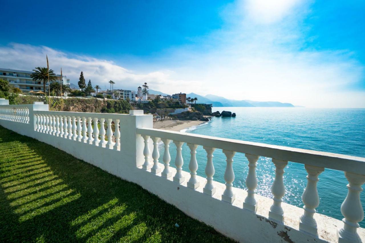 Palmeras 80 Menyber Nerja Dış mekan fotoğraf